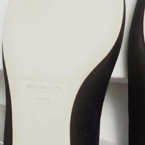 Manolo Blahnik's pointed-toe Titto flats - Picture 7 of 8